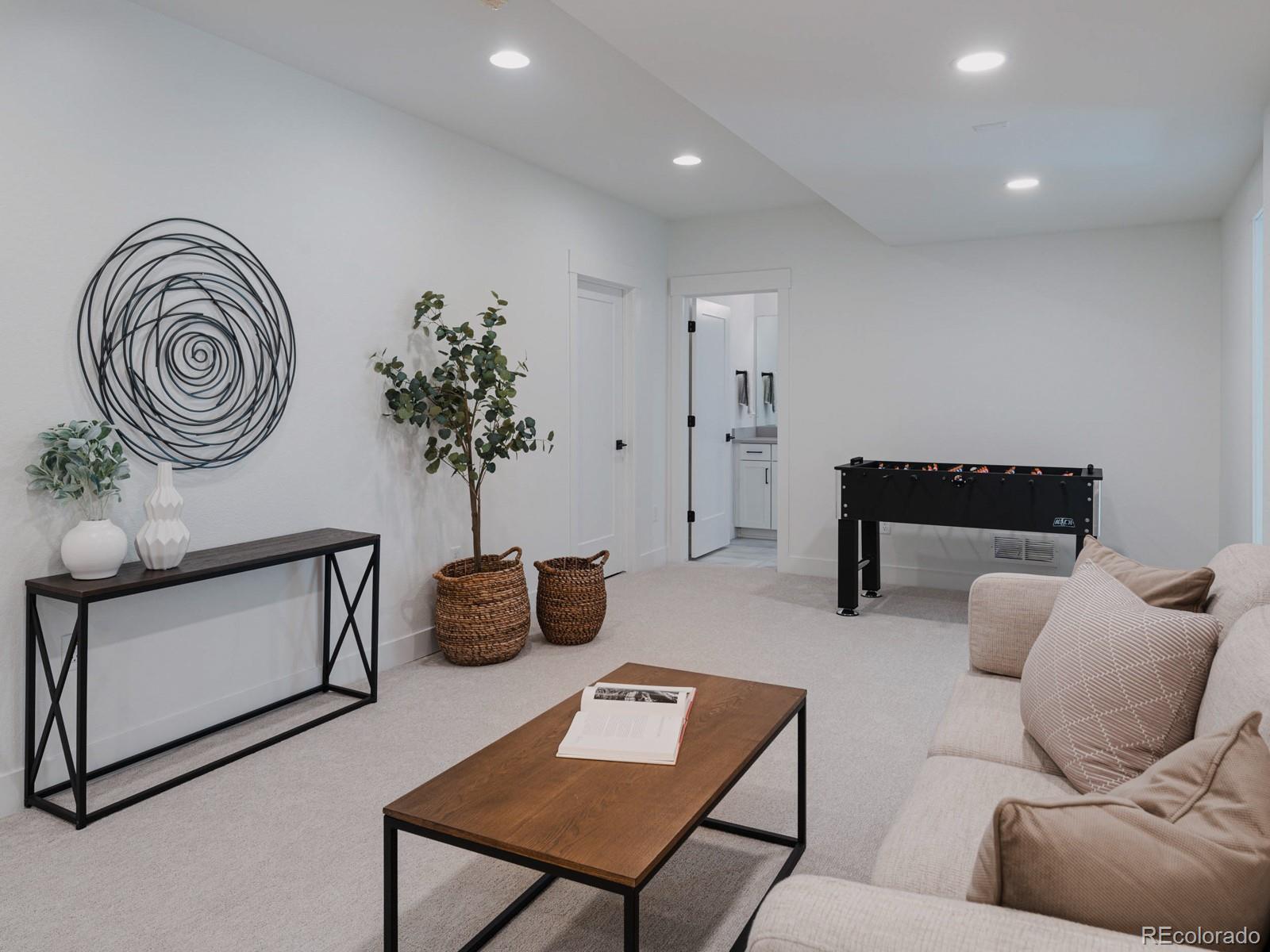 402 E Geneseo Street