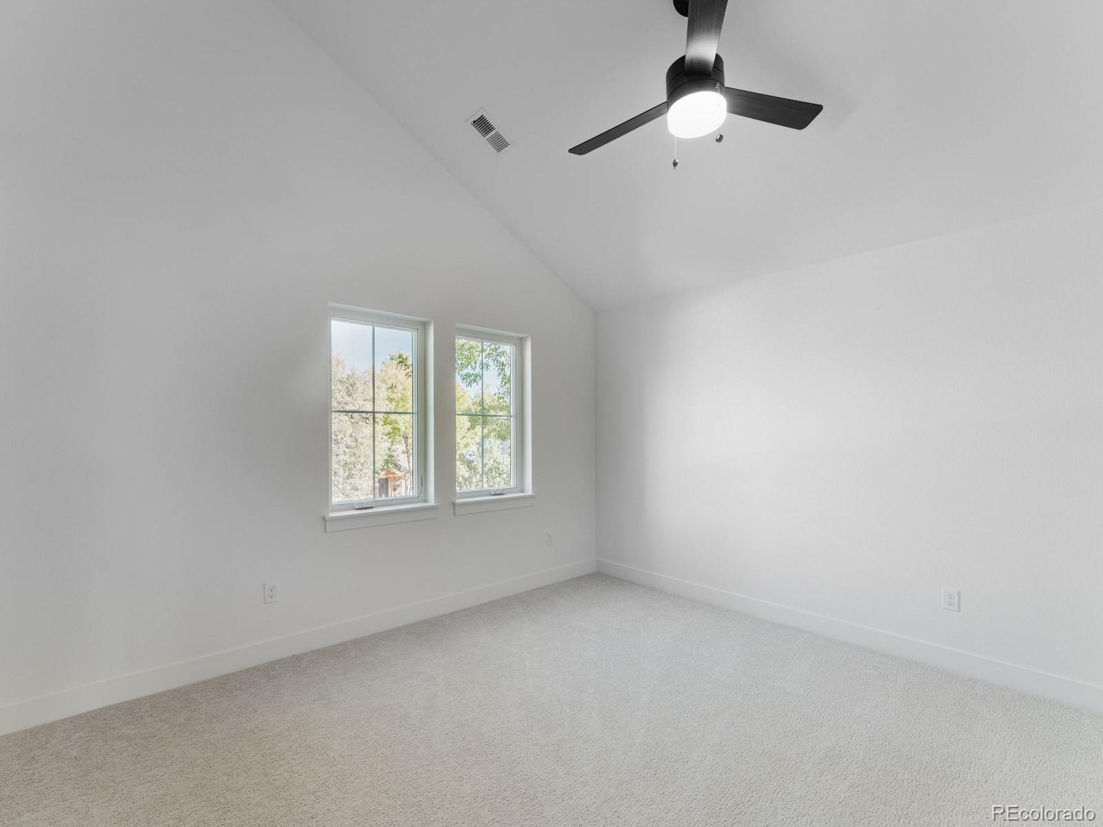 402 E Geneseo Street