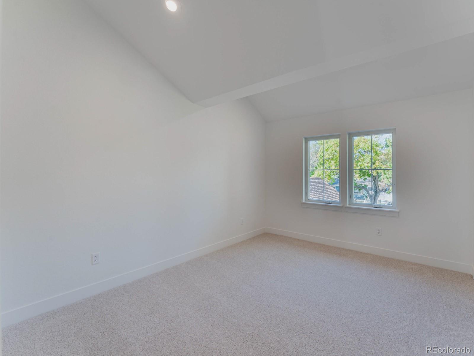 402 E Geneseo Street