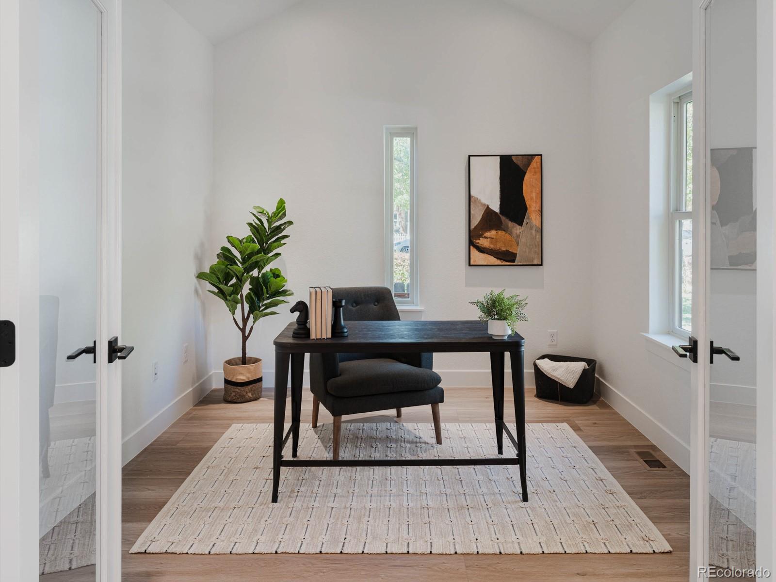 402 E Geneseo Street