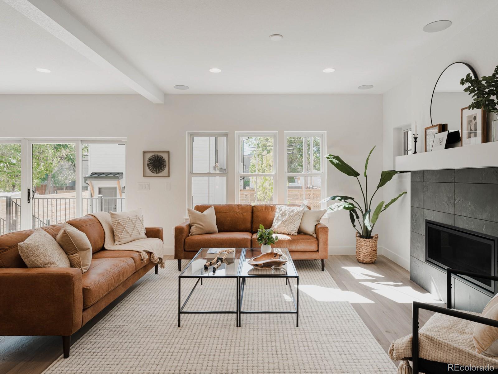 402 E Geneseo Street