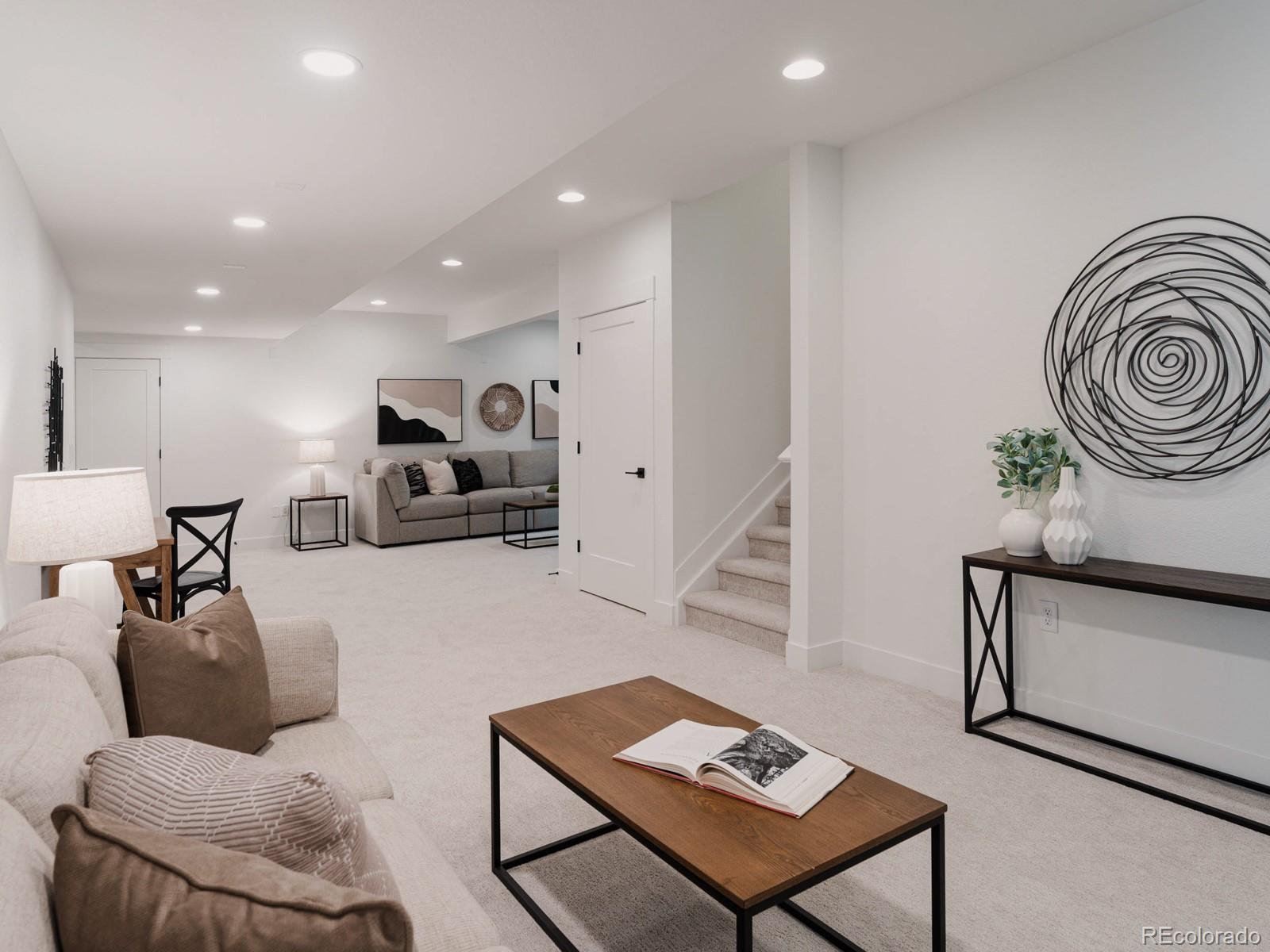 402 E Geneseo Street