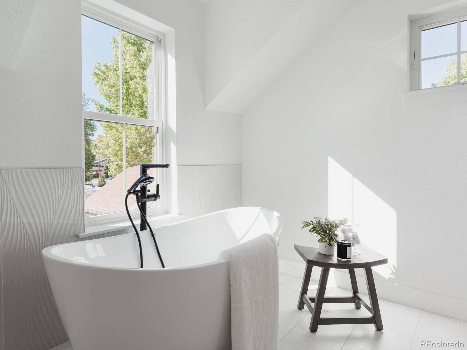 402 E Geneseo Street