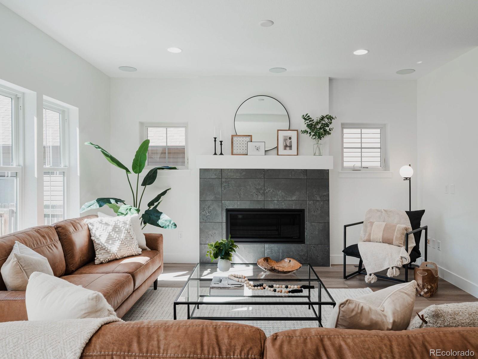 402 E Geneseo Street