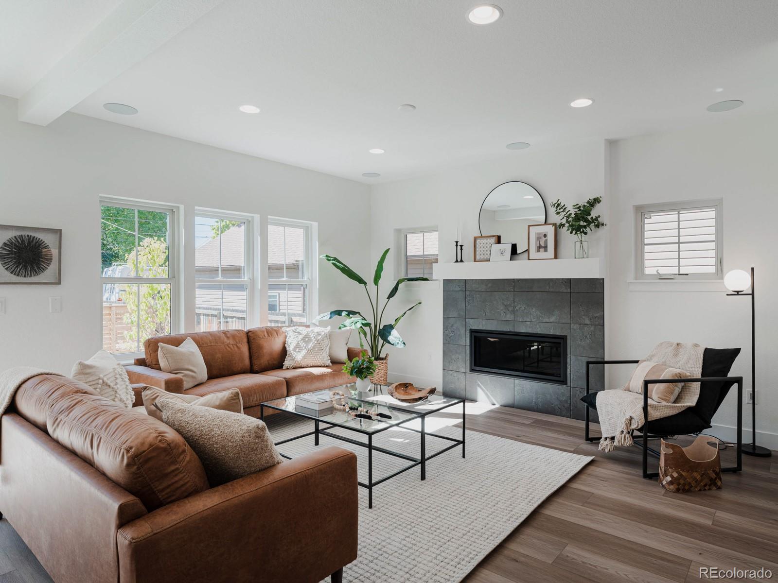 402 E Geneseo Street