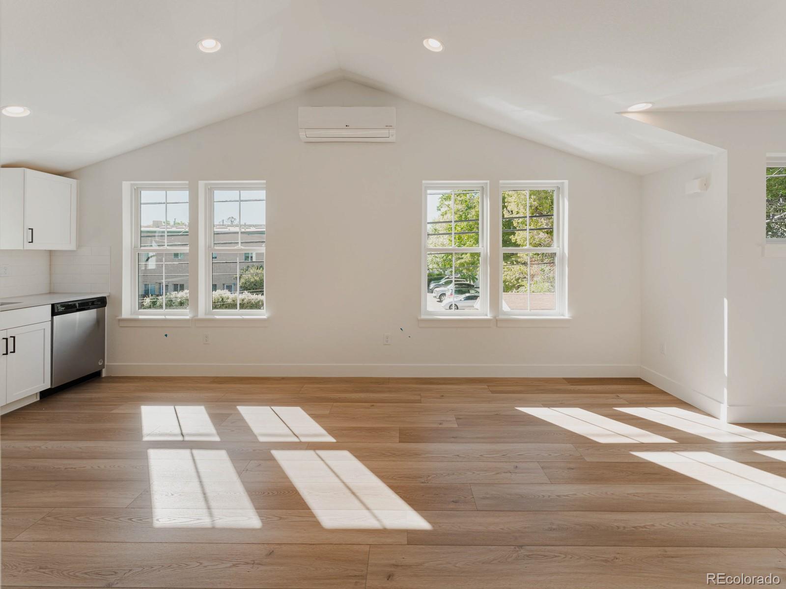 402 E Geneseo Street