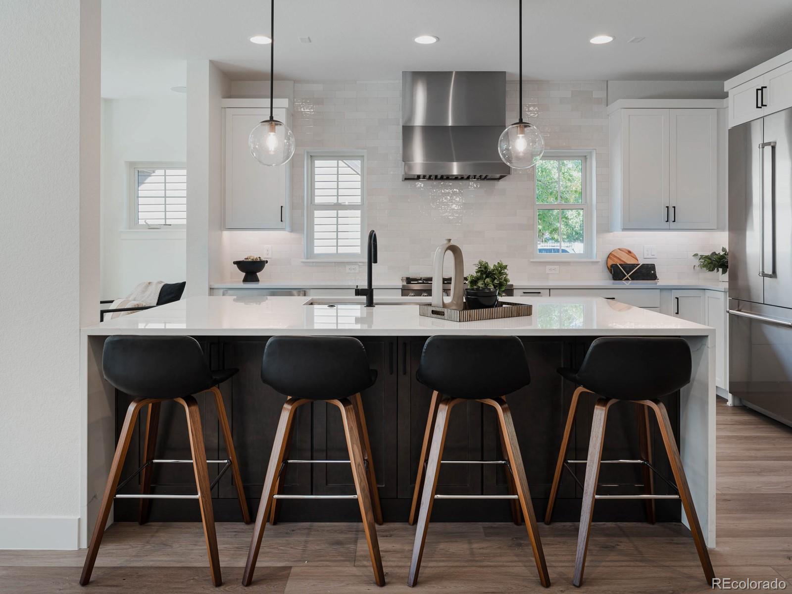 402 E Geneseo Street