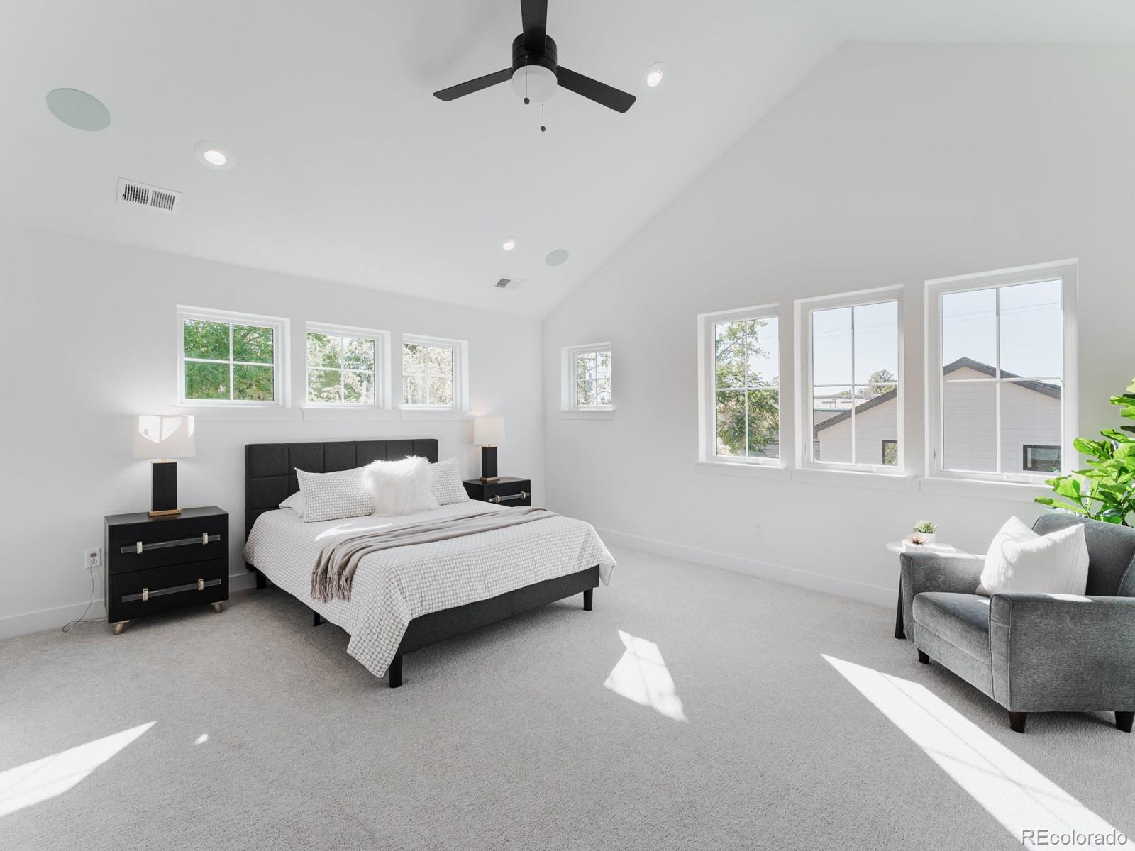 402 E Geneseo Street