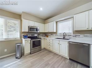 860 Loma Point