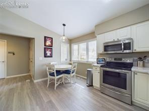 860 Loma Point