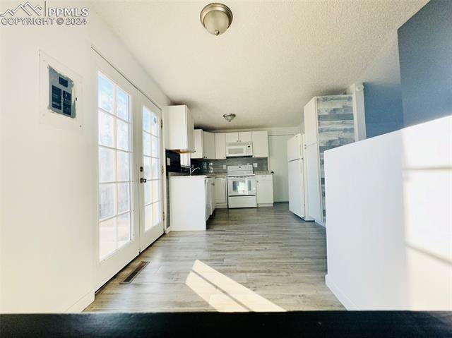 7125 White Mountain Drive