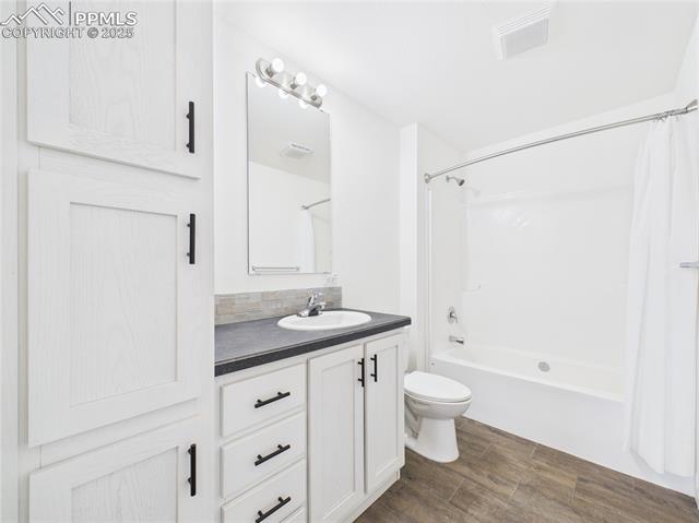 964 S Greenway Avenue