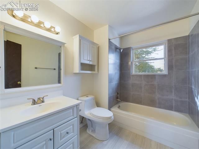 1973 Mineola Court A