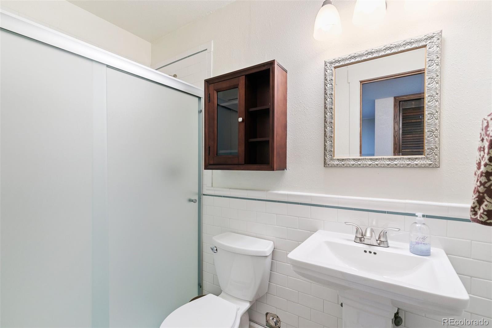 1055 Golden Hills Road