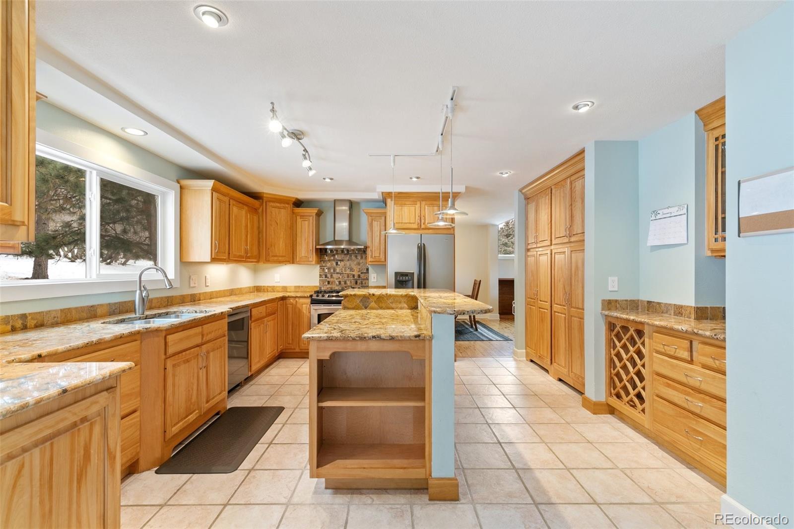 1055 Golden Hills Road