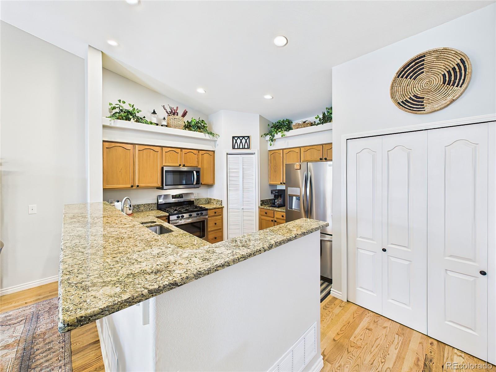 6439 Range Overlook Heights