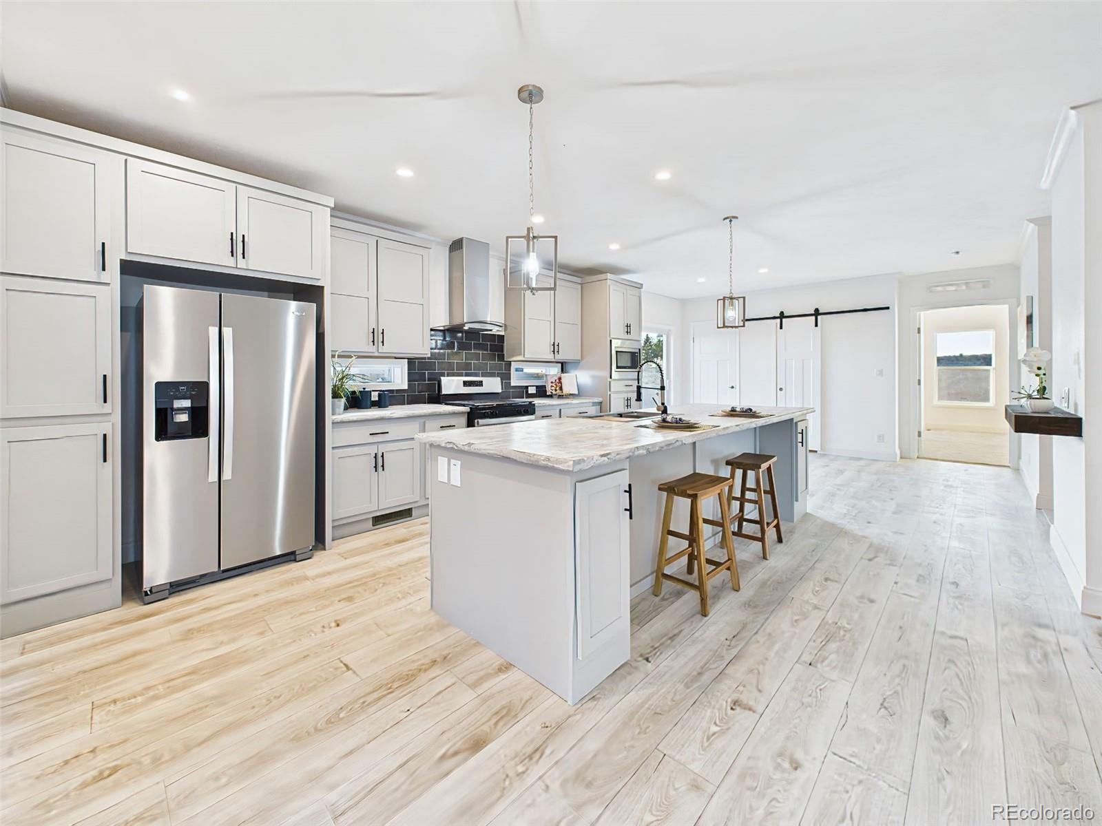 893 S Greenway Avenue