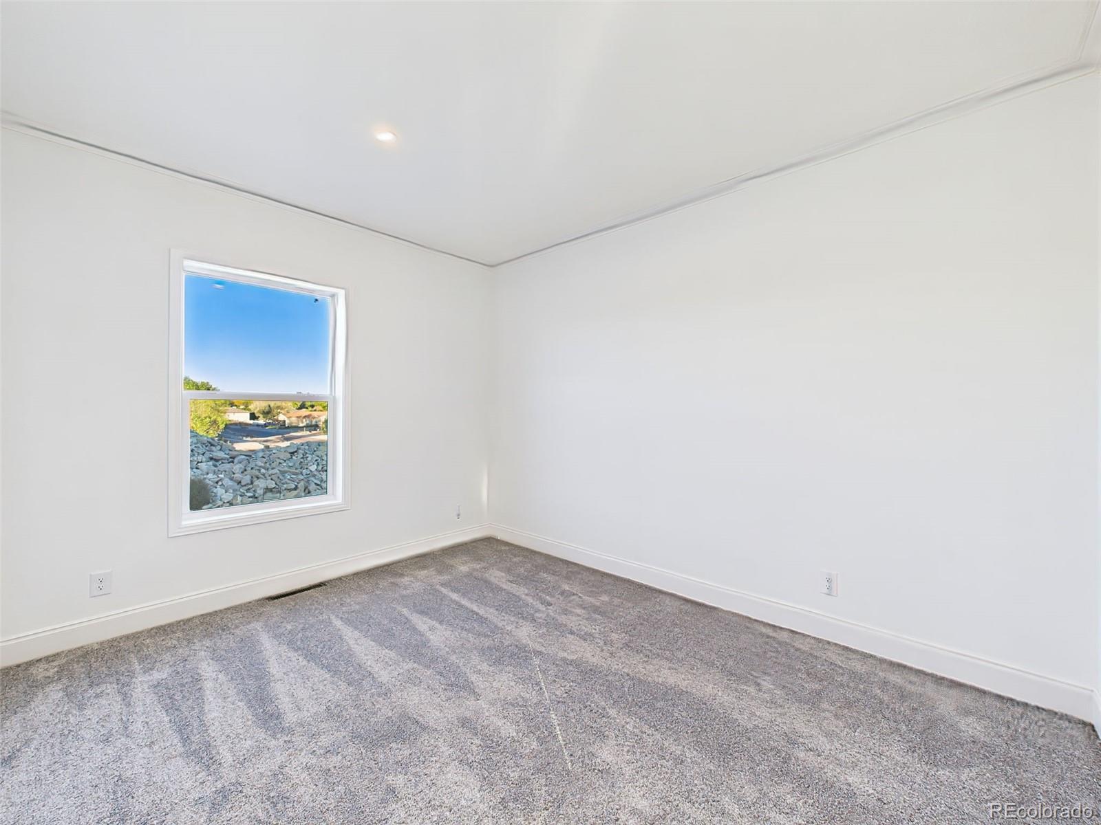 893 S Greenway Avenue