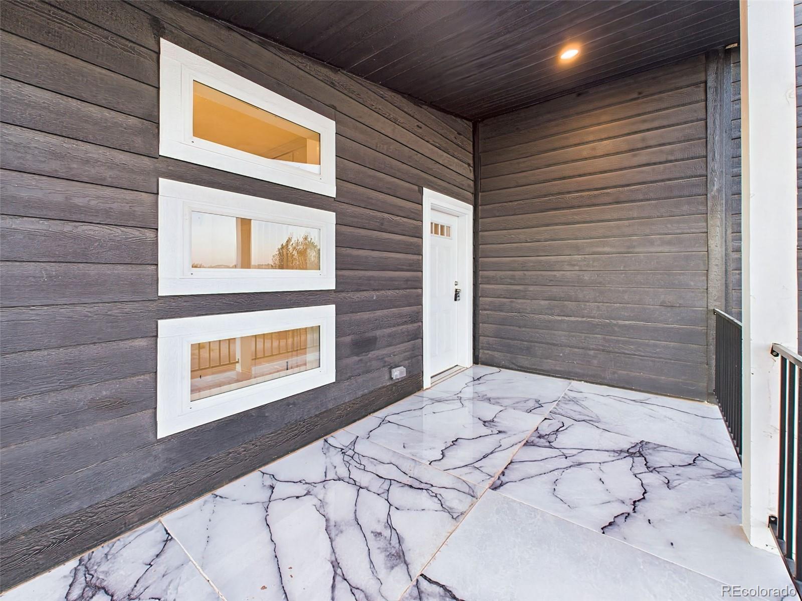 893 S Greenway Avenue