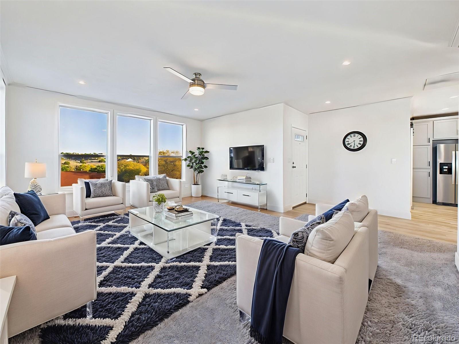 893 S Greenway Avenue