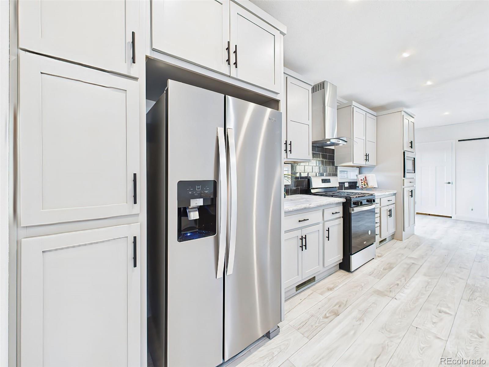 893 S Greenway Avenue