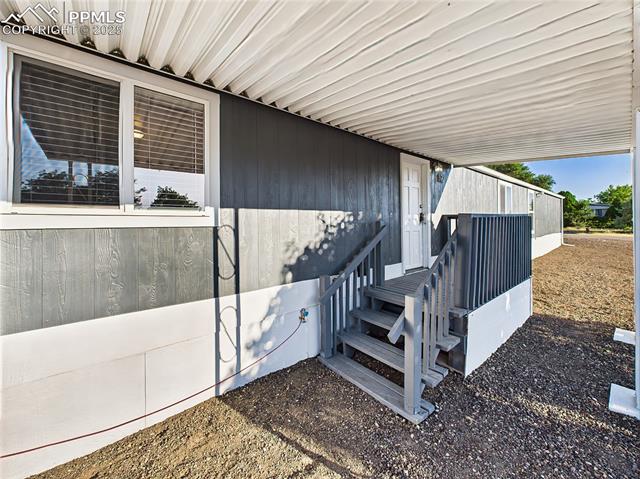 192 E Kipling Drive