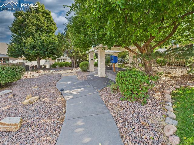 860 Loma Point