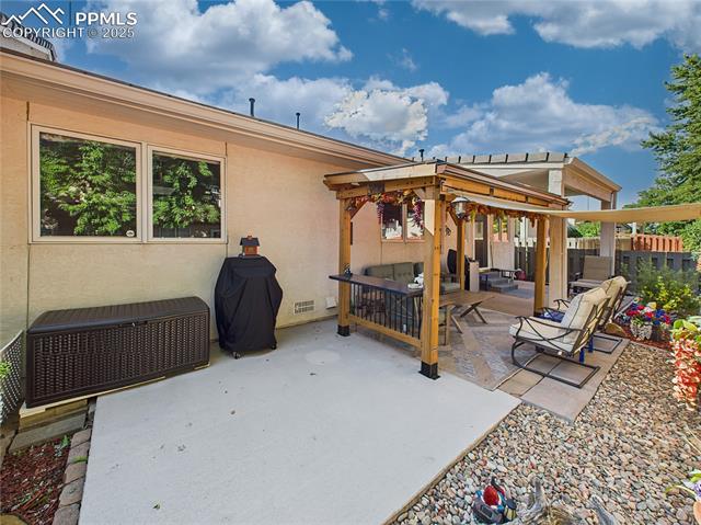 860 Loma Point
