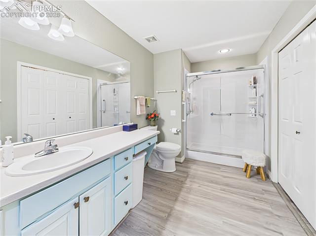 860 Loma Point