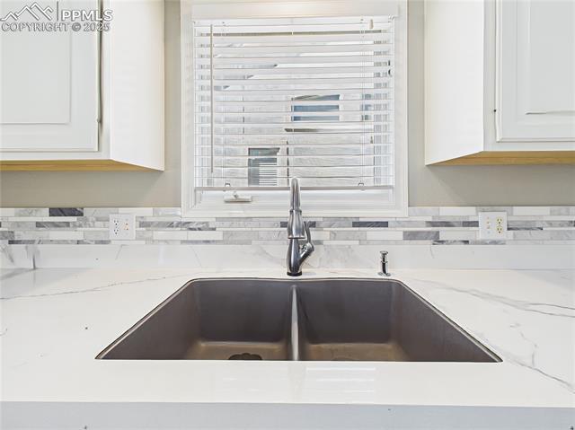 860 Loma Point