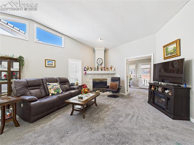 860 Loma Point