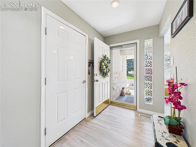 860 Loma Point