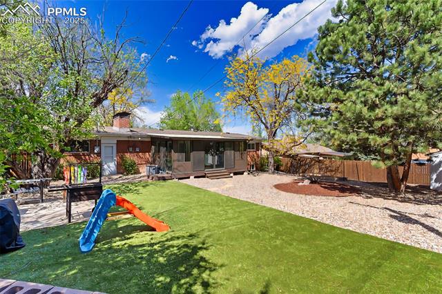 1107 Parkview Boulevard