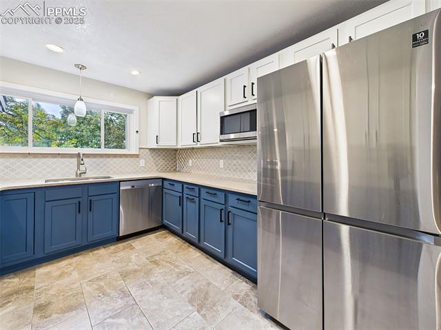 1107 Parkview Boulevard