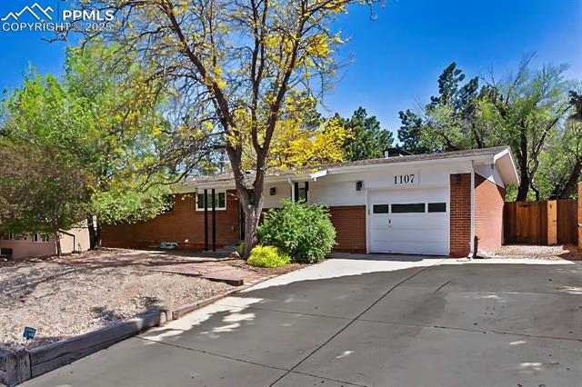 1107 Parkview Boulevard