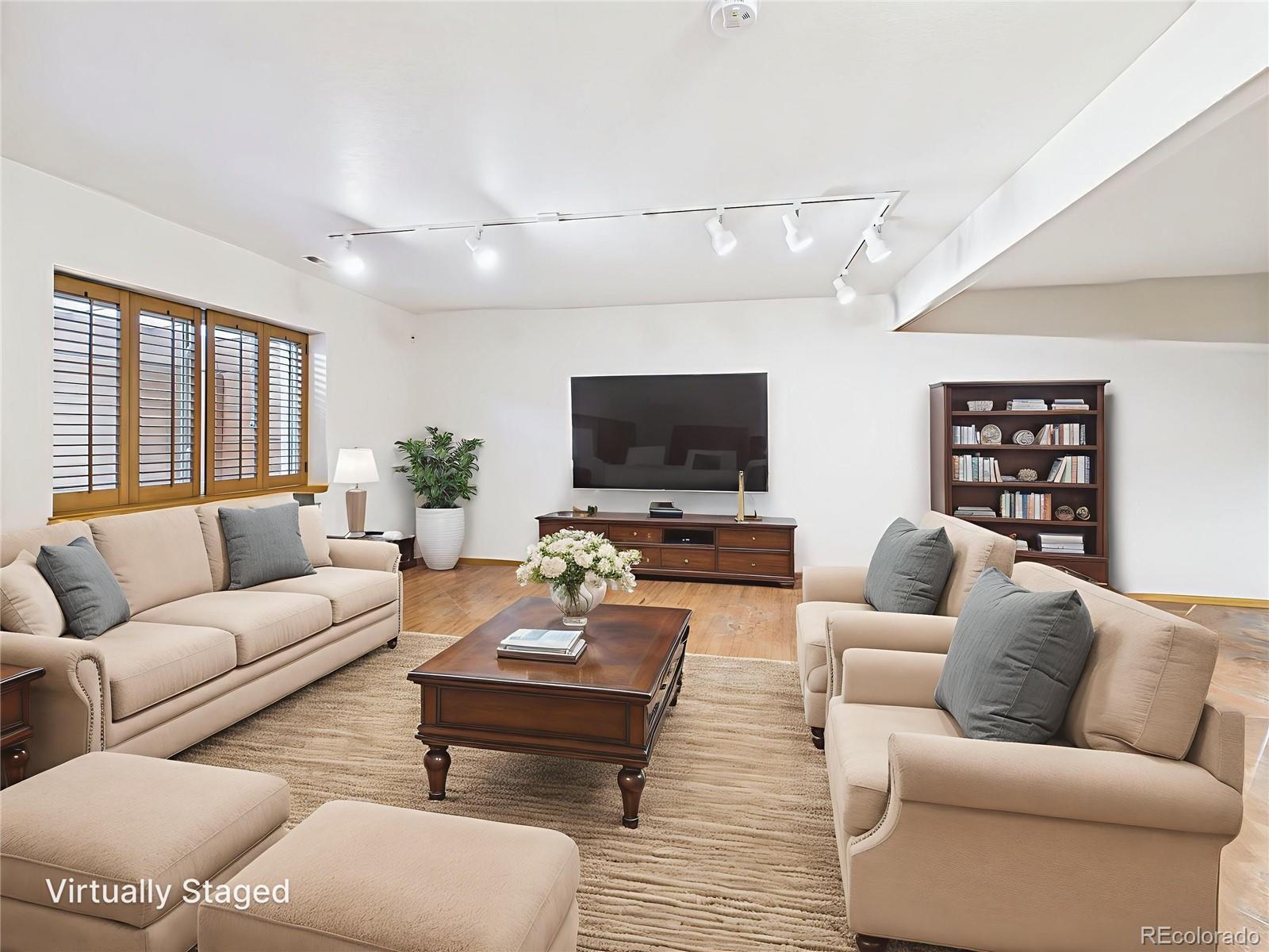 8 Luxury Lane