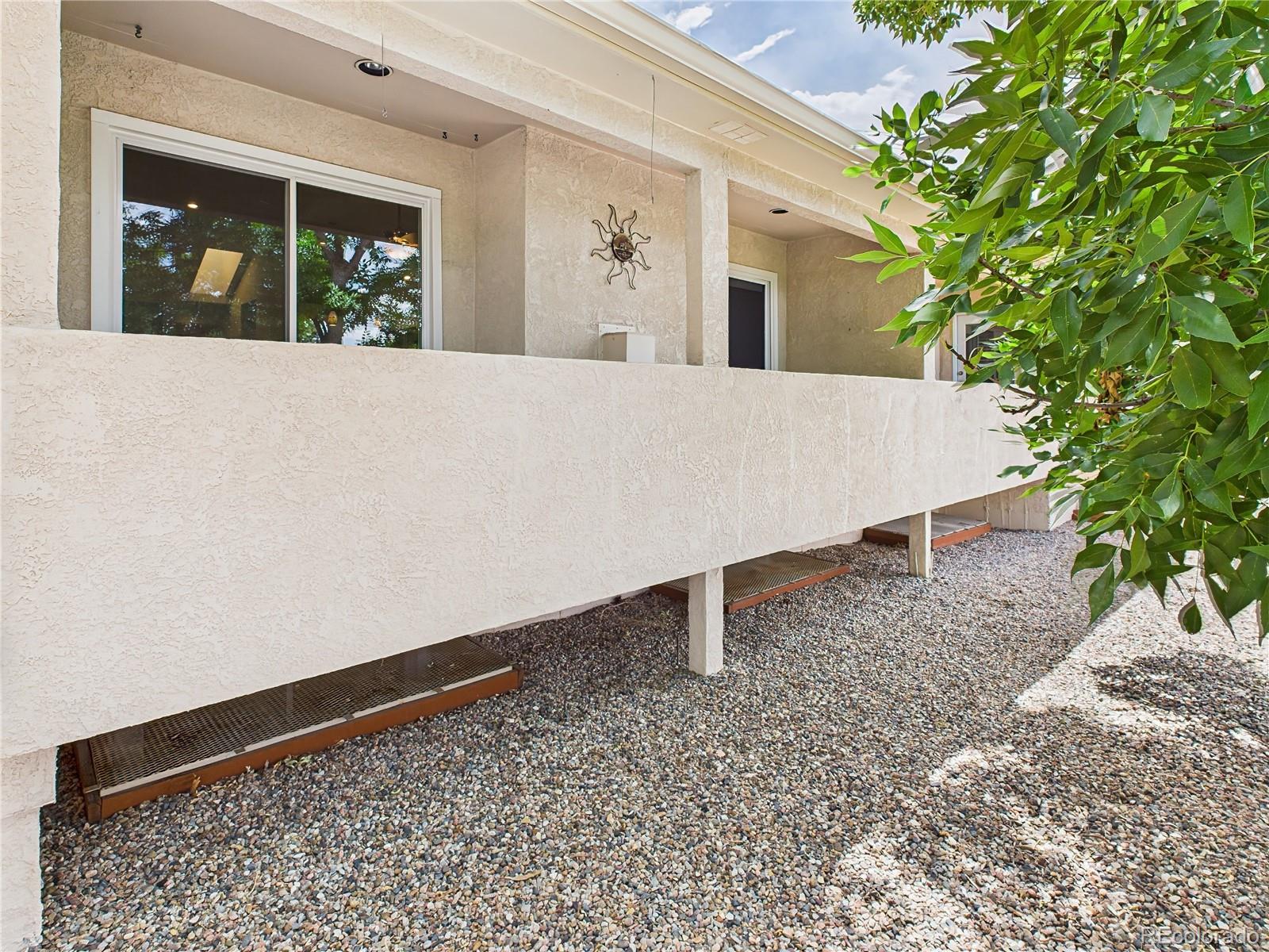 8 Luxury Lane