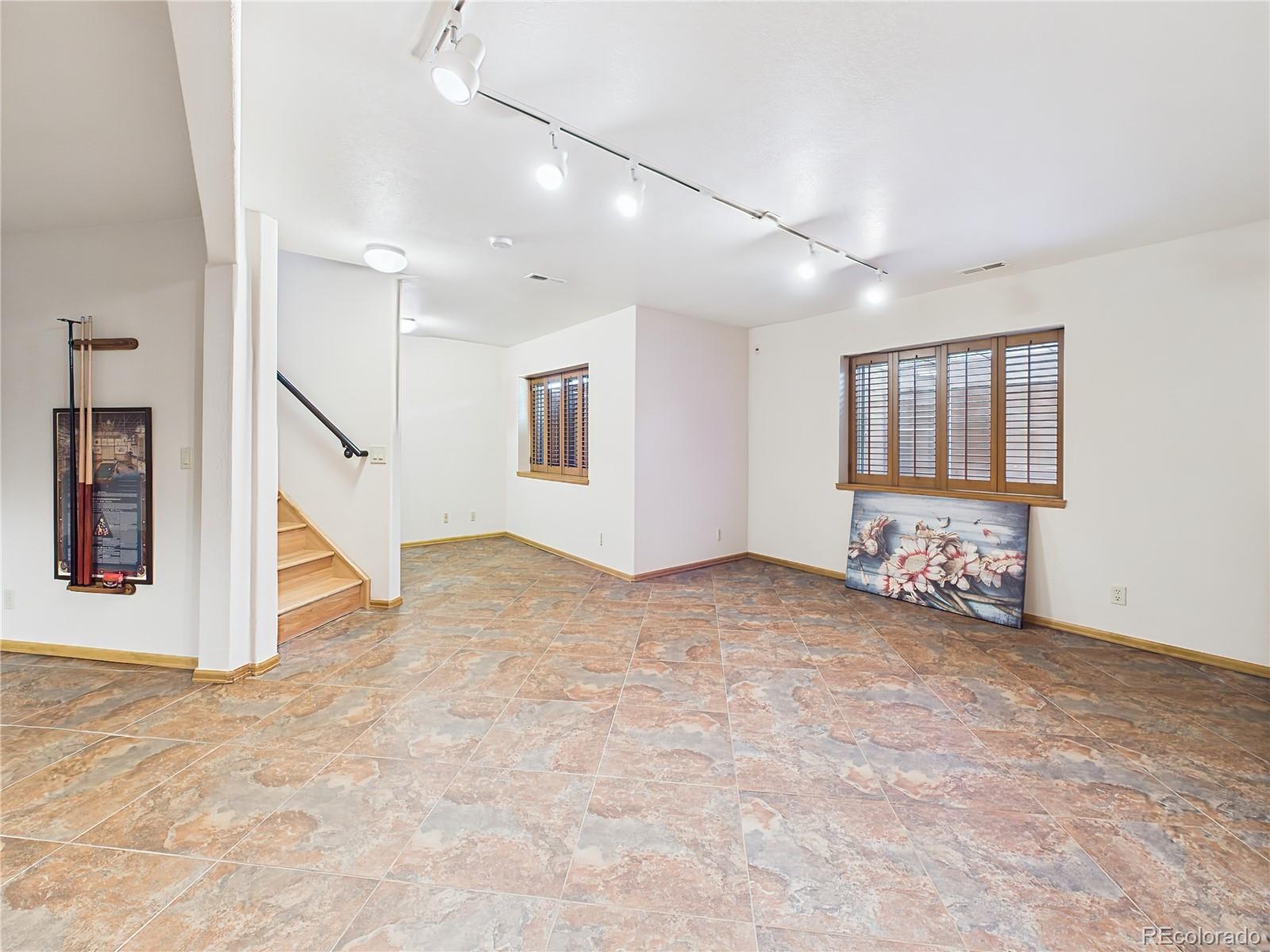 8 Luxury Lane