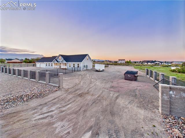 849 E Woodleaf Drive