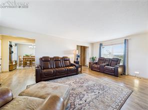 849 E Woodleaf Drive