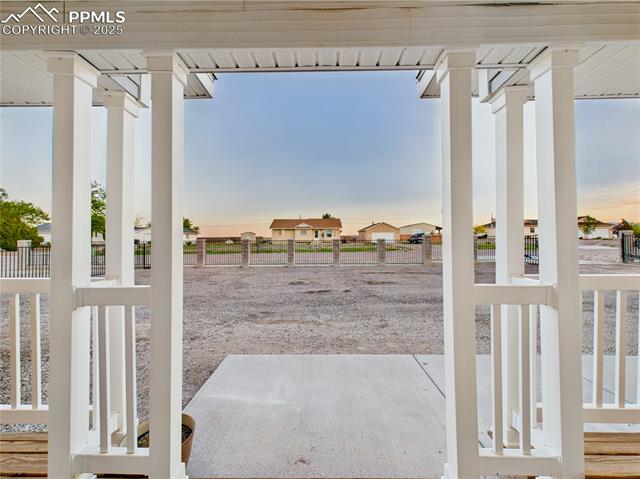 849 E Woodleaf Drive