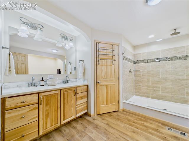 849 E Woodleaf Drive