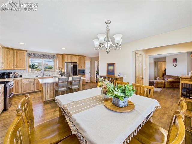 849 E Woodleaf Drive