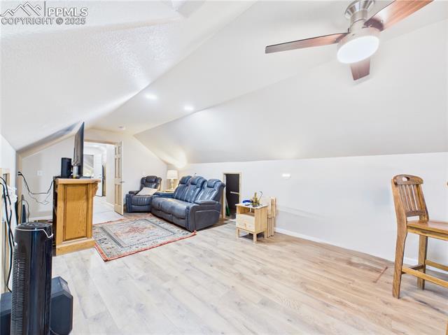 849 E Woodleaf Drive