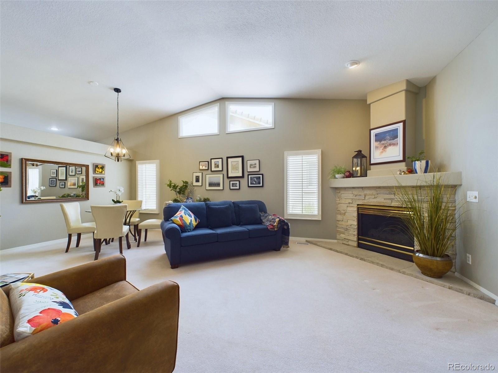 860 Loma Point