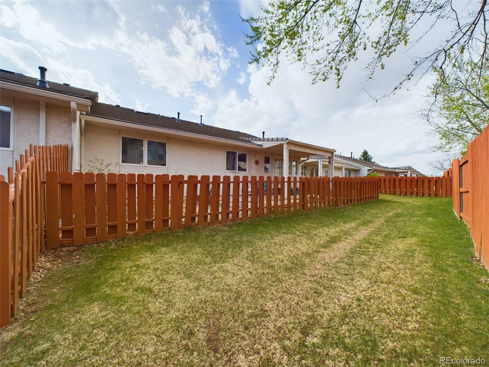 860 Loma Point