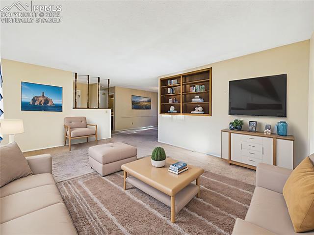 2210 Greenwich Circle