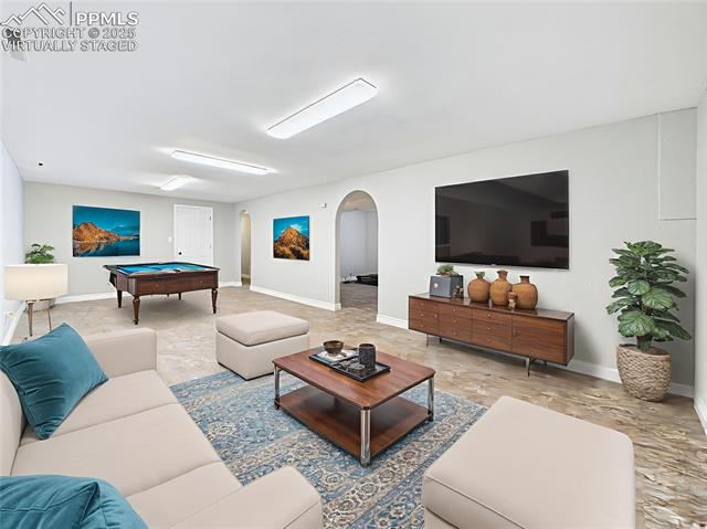 2210 Greenwich Circle