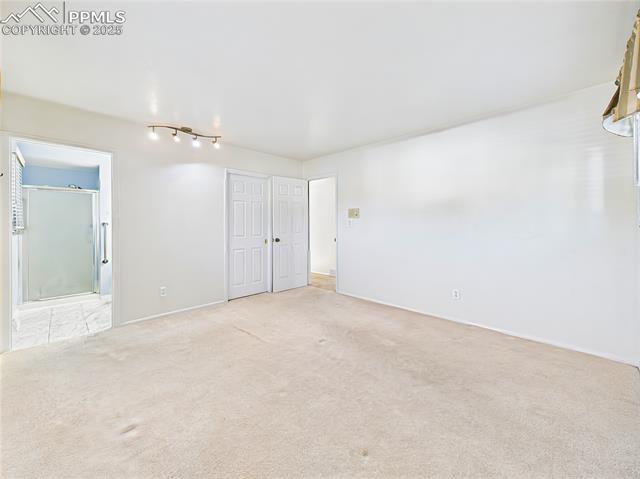 2210 Greenwich Circle