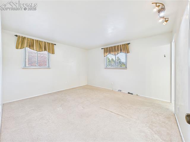 2210 Greenwich Circle